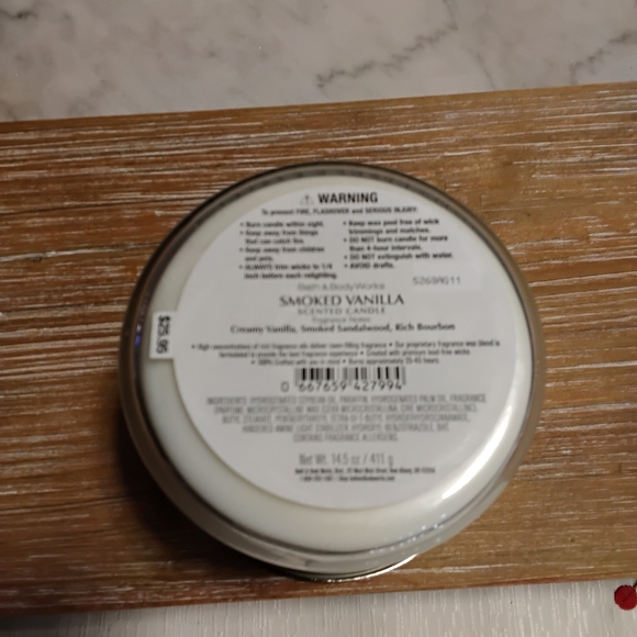 Bath & Body Works Smoked Vanilla 3 Wick Candle.  NWT - Picture 3 of 3